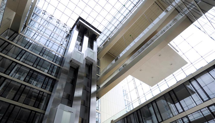 Melyek a biztonsági pontok a liftkarbantartási munkák során